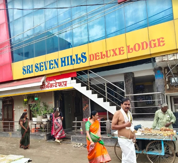 Sri Sevenhills AC Deluxe Lodge Mantralayam
